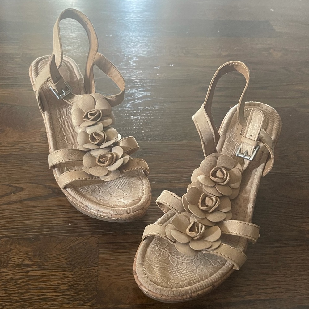 Born Concept Patsy Pewter Metallic Leather Wedges - image 5